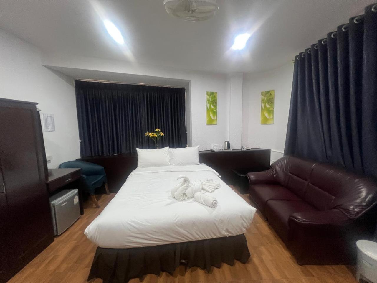 Nine Blue Boutique 3*